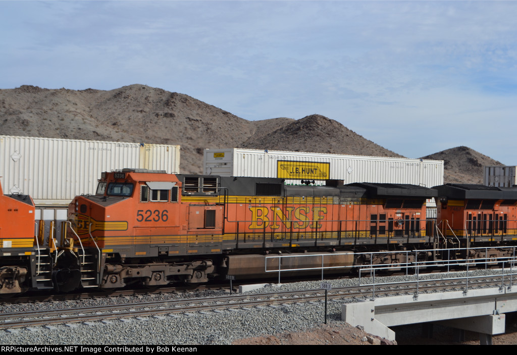 BNSF 5236